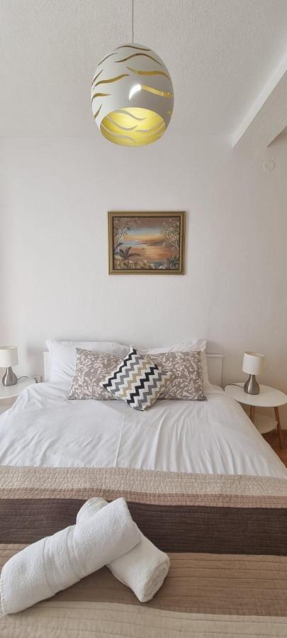 Guest house Duje Milna